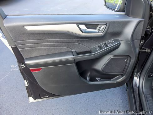 Used 2022 Ford Escape SEL FWD image 18