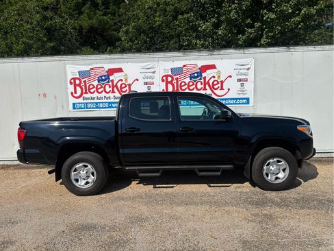 Used 2020 Toyota Tacoma SR AWD/4WD image 2