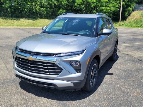 New 2026 Chevrolet TrailBlazer LT w/ LT Cold Weather Package FWD image 5