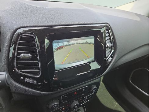 Used 2019 Jeep Compass Altitude image 16