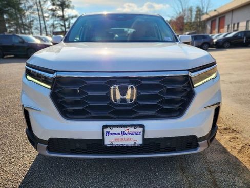 New 2025 Honda Pilot EX-L image 2