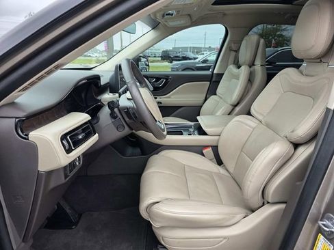 Certified 2021 Lincoln Aviator Reserve w/ Equipment Group 201A image 11