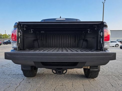Used 2021 Toyota Tacoma TRD Off-Road w/ Technology Package AWD/4WD image 7