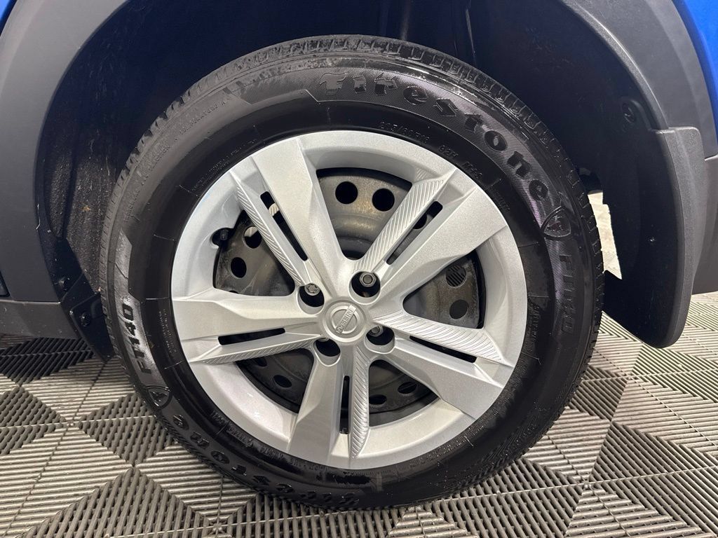 Used 2024 Nissan Kicks S FWD image 12