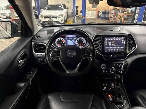 Used 2019 Jeep Cherokee Limited AWD/4WD image 20