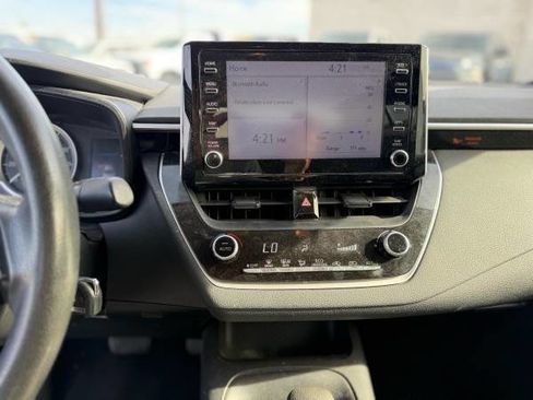 Used 2020 Toyota Corolla LE image 11