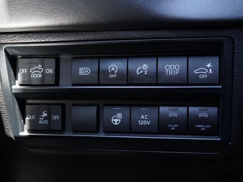 Used 2024 Toyota Tundra Platinum AWD/4WD image 24
