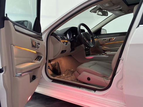 Used 2016 Mercedes-Benz E 350 4MATIC Sedan w/ Premium Package image 16