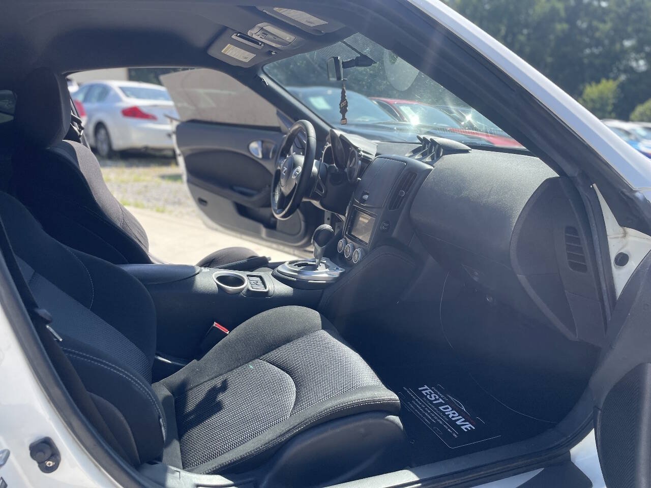 Used 2013 Nissan 370Z Coupe RWD image 23