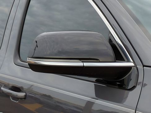 Used 2023 Jeep Wagoneer Series III w/ Preferred Equipment Group image 11