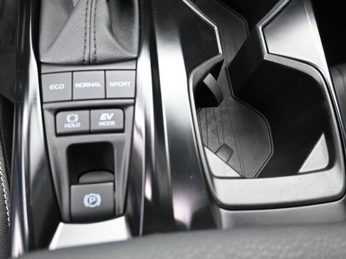 Used 2025 Toyota Camry SE image 21