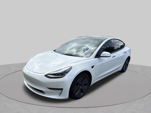 Used 2023 Tesla Model 3 Standard Range RWD image 10