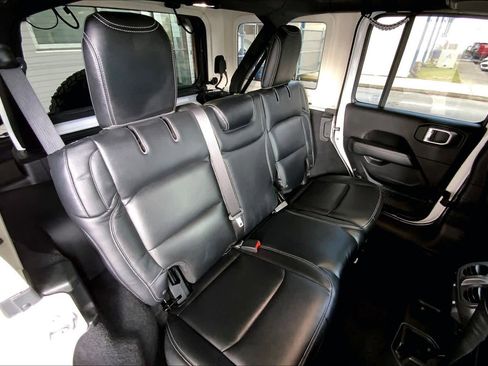 Used 2020 Jeep Wrangler Unlimited Sahara w/ Uconnect 4C Nav & Sound Group image 19