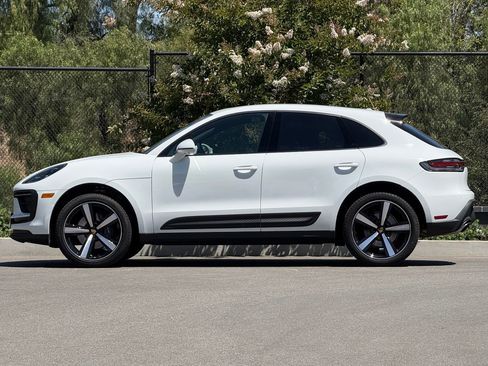 Used 2026 Porsche Macan AWD/4WD image 2