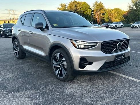 Used 2023 Volvo XC40 B5 Ultimate w/ Climate Package AWD/4WD image 1