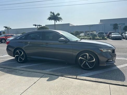 Used 2018 Honda Accord Sport image 4