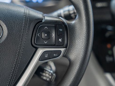 Used 2020 Toyota Sienna L image 25