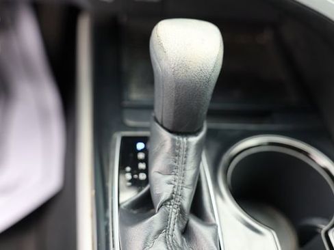 Used 2018 Toyota Camry LE FWD image 25
