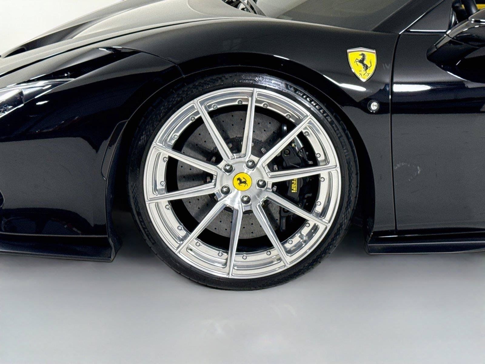 Used 2021 Ferrari F8 Tributo RWD image 38