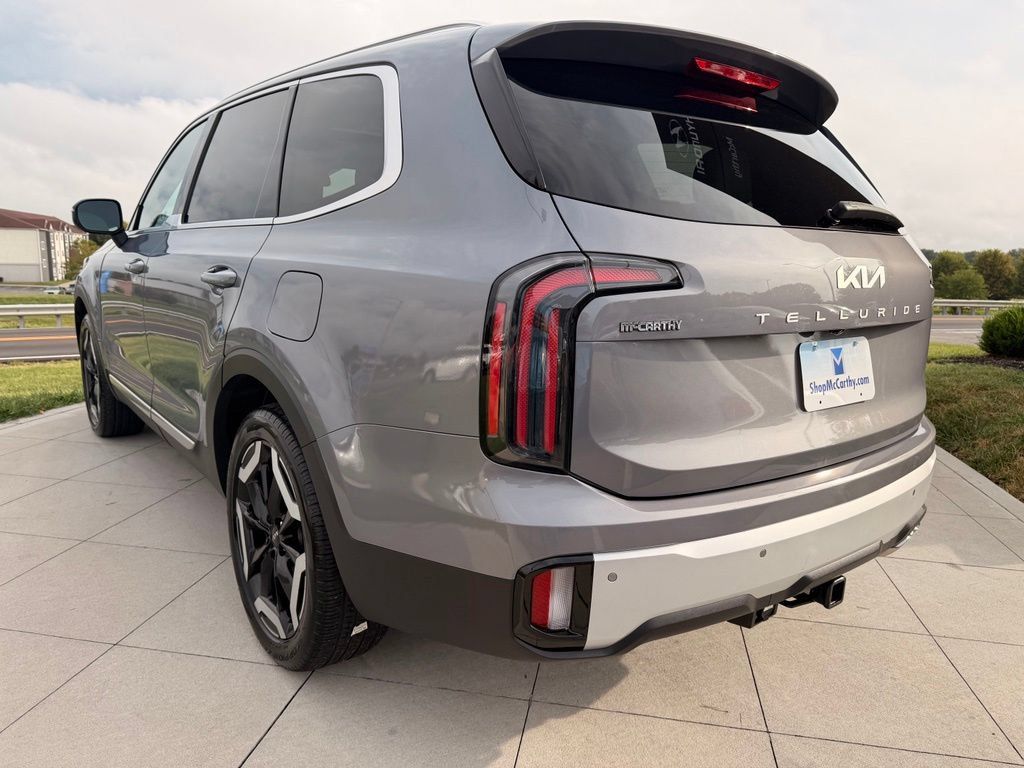 Used 2024 Kia Telluride EX w/ EX Captain's Chair Package FWD image 40