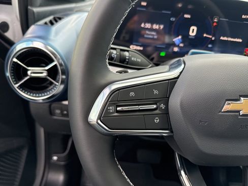 New 2026 Chevrolet Equinox EV LT image 16