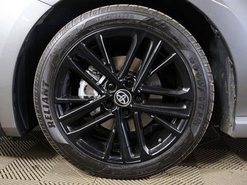 Used 2025 Toyota Camry SE w/ Convenience Package image 19