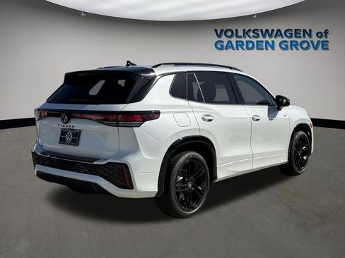 New 2026 Volkswagen Tiguan SE R-Line FWD image 7