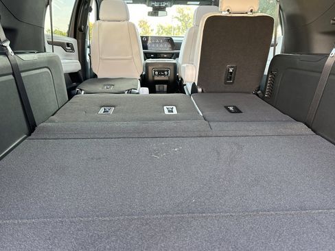 New 2026 Chevrolet Suburban Premier w/ Sun And Tow Package image 18