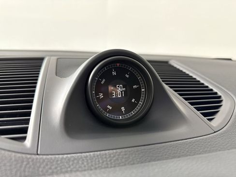 New 2026 Porsche Macan image 29