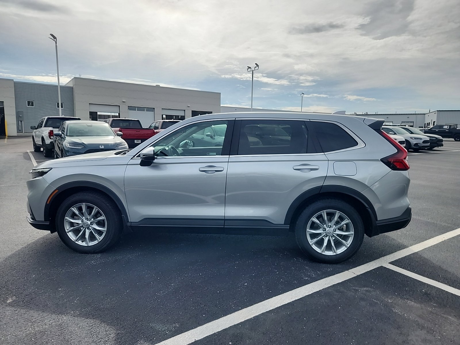 Used 2025 Honda CR-V EX-L image 4