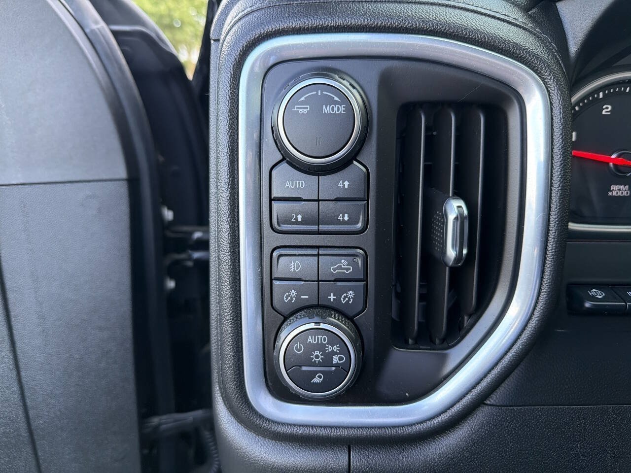 Used 2021 Chevrolet Silverado 2500 High Country w/ Z71 Off-Road Package AWD/4WD image 38