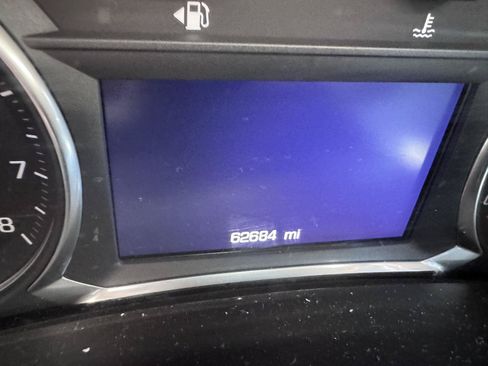 Used 2020 Chevrolet Equinox LT w/ Driver Convenience Package AWD/4WD image 10