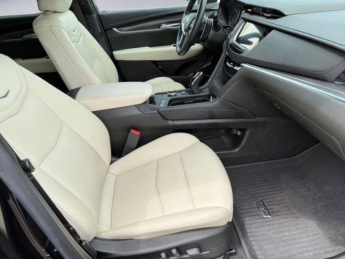 Used 2023 Cadillac XT5 Sportv w/ LPO, Floor Liner Package AWD/4WD image 19