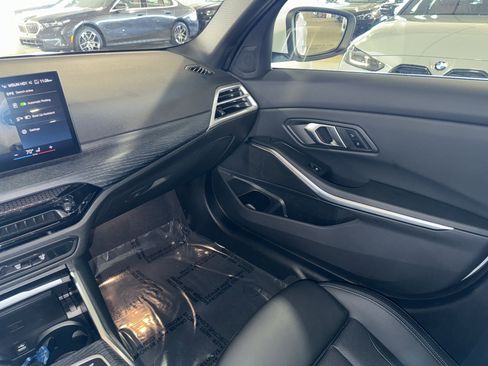 Certified 2025 BMW 330i Sedan image 29