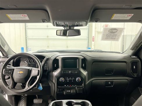 Used 2021 Chevrolet Silverado 2500 Custom w/ Custom Value Package image 10