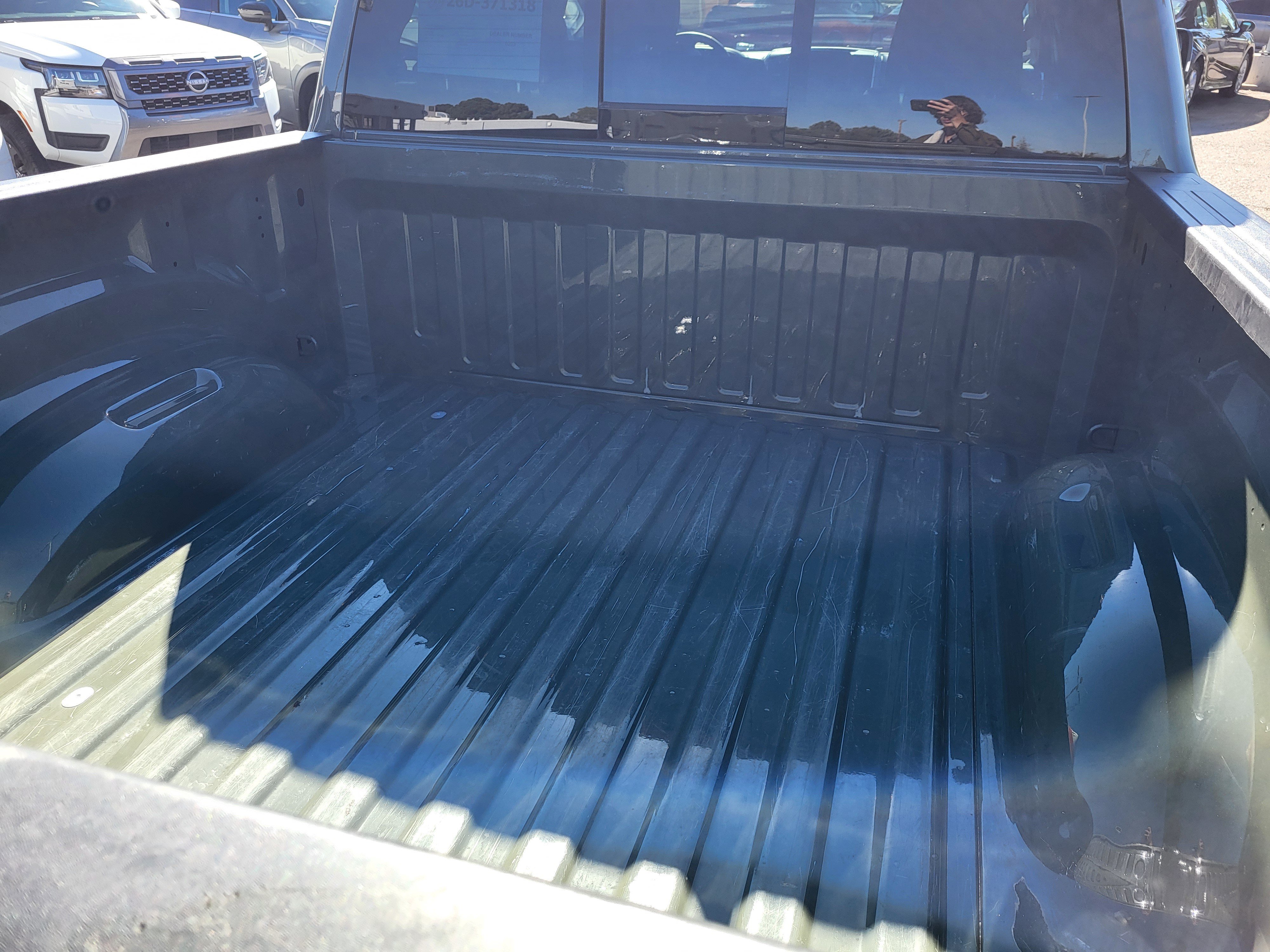 Used 2026 RAM 1500 Laramie AWD/4WD image 12
