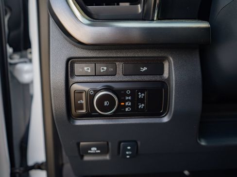 Used 2024 Ford F250 Lariat AWD/4WD image 19