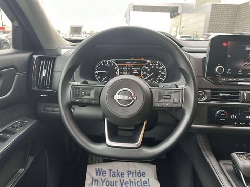 Used 2024 Nissan Pathfinder S AWD/4WD image 14
