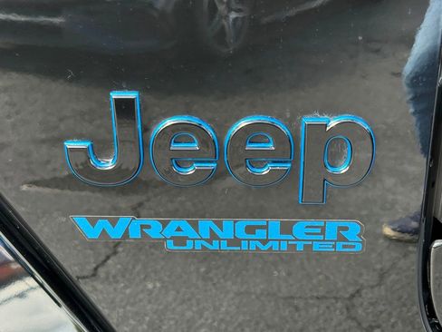Used 2022 Jeep Wrangler Unlimited Sahara image 8
