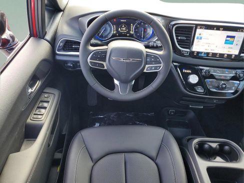 New 2026 Chrysler Voyager LX image 11