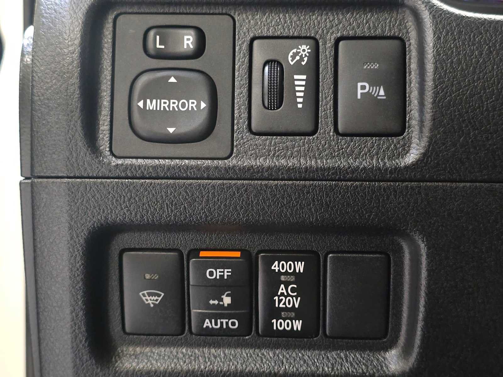 Used 2015 Toyota 4Runner Limited AWD/4WD image 18