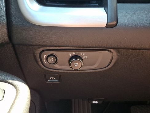 Certified 2021 GMC Terrain SLE w/ Driver Convenience Package FWD image 22