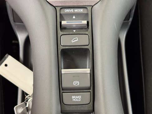 Used 2025 Honda HR-V Sport image 30