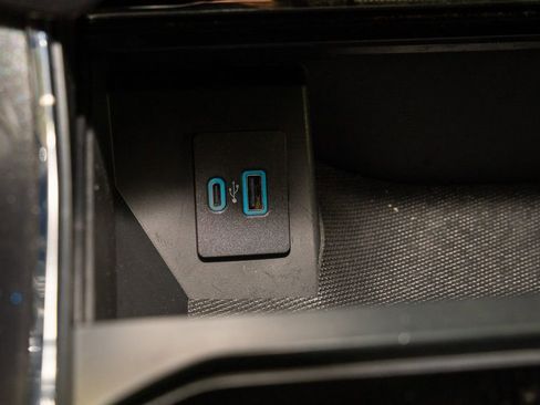 Used 2023 Ford F150 Lariat image 16