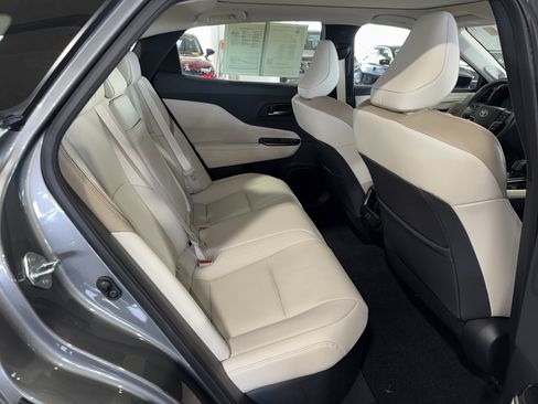 Used 2025 Toyota Crown Limited image 12