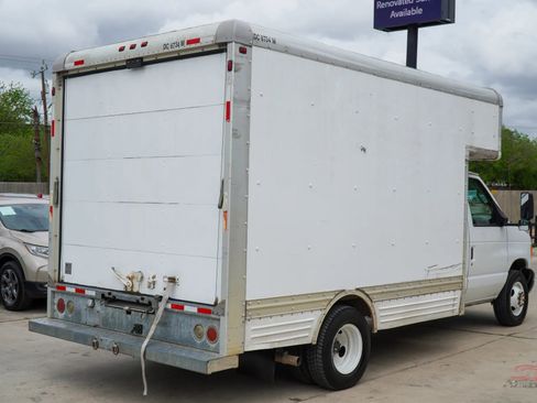 Used 2006 Ford E-450 and Econoline 450 image 6