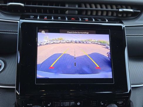 Used 2023 Jeep Grand Cherokee L Laredo image 26