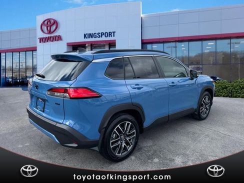 Used 2026 Toyota Corolla Cross XLE w/ Black Badges Package (TMS) image 5