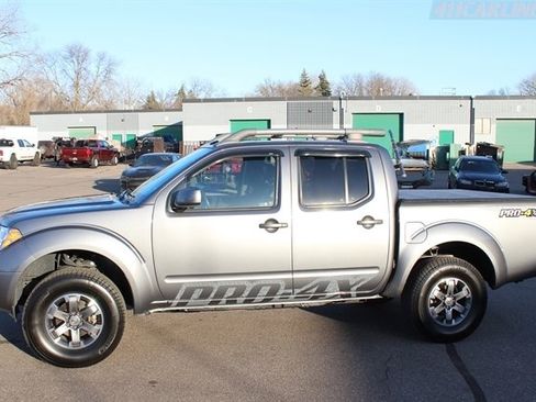 Used 2020 Nissan Frontier PRO-4X w/ Pro-4x Utility Package image 6