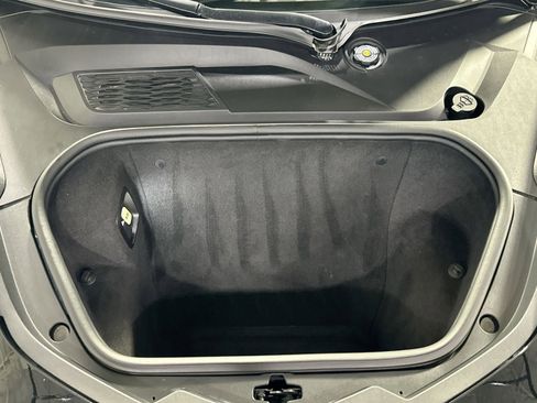 Used 2021 Chevrolet Corvette Stingray Coupe w/ Z51 Performance Package image 36